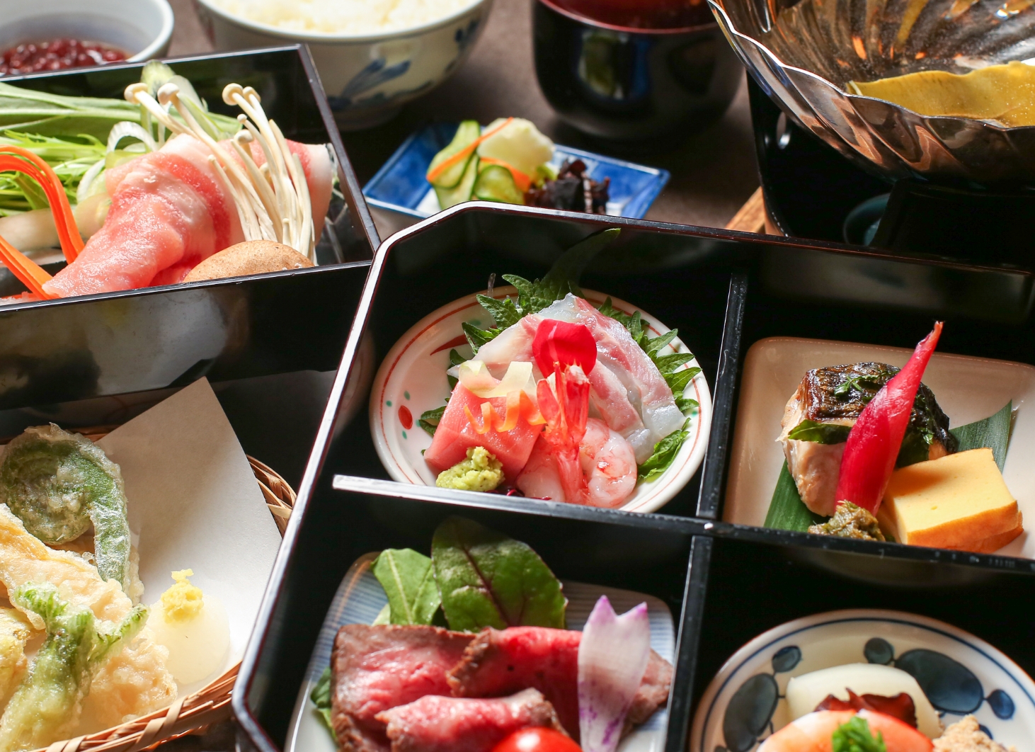 松花堂弁当の夕食の写真