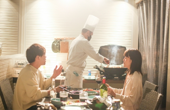 【グランピング・専属シェフ肉ver】贅沢!目の前で焼き上げるアツアツの肉料理★オールインクルーシブ★の写真